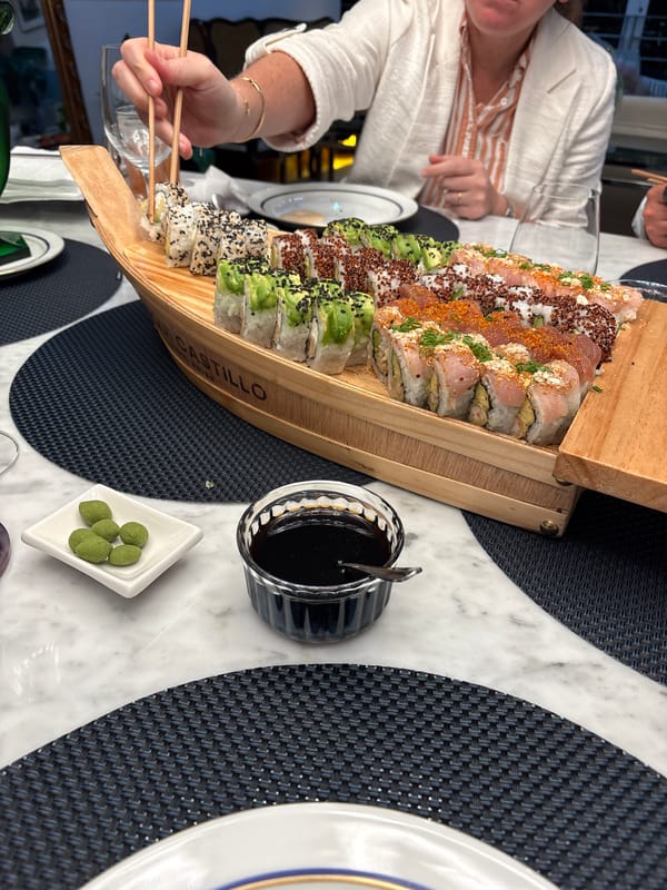 Sushi dinner with pet terrier documented in San Isidro restaurant