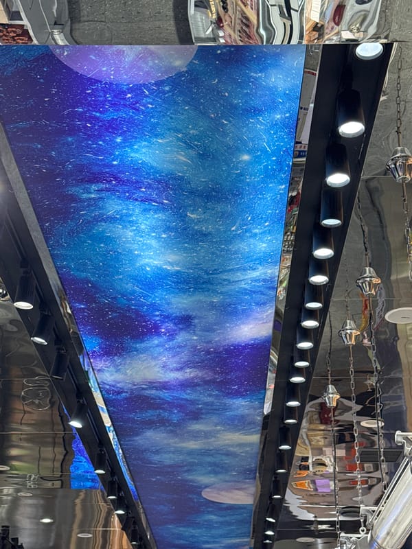 Weekday morning across Jinzhou's Linghe and Guta shopping districts
