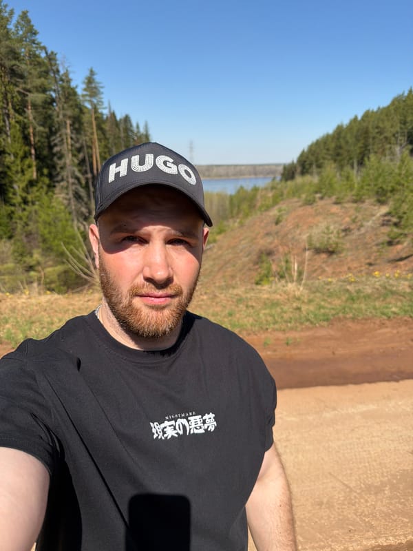 Man documents morning visit to wooded pond in Russia