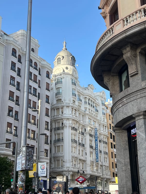 Crowds gather for Cines Callao centennial celebration in Madrid