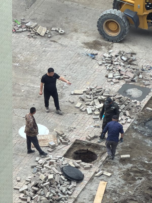 Morning street life documented in Tongjiang, China