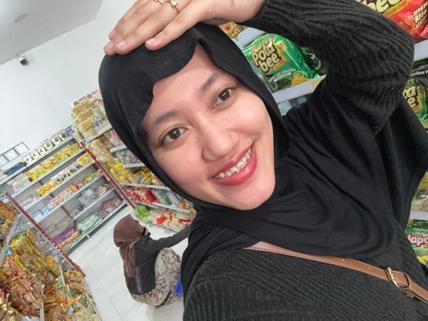Morning routine captured in Kebonsari: shopping and school commute