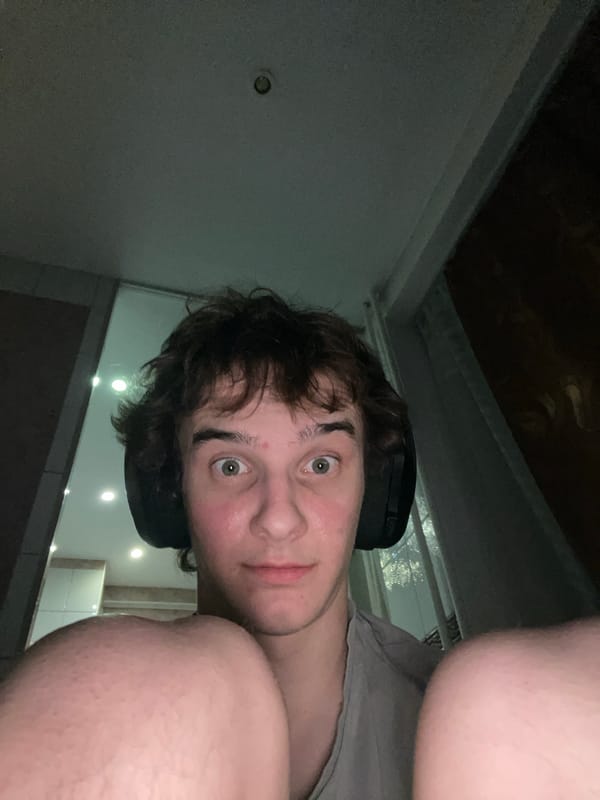 Gamer takes selfies during gaming session in Krasnoyarsk