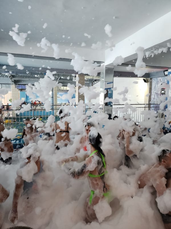 Foam party draws crowds at Sochi water park