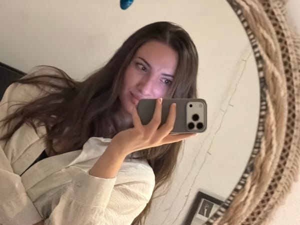 Quiet evening in: selfies, cats, and food in Sharm El Sheikh