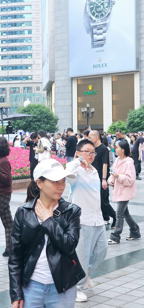 Early morning street life captured in Chongqing's shopping district