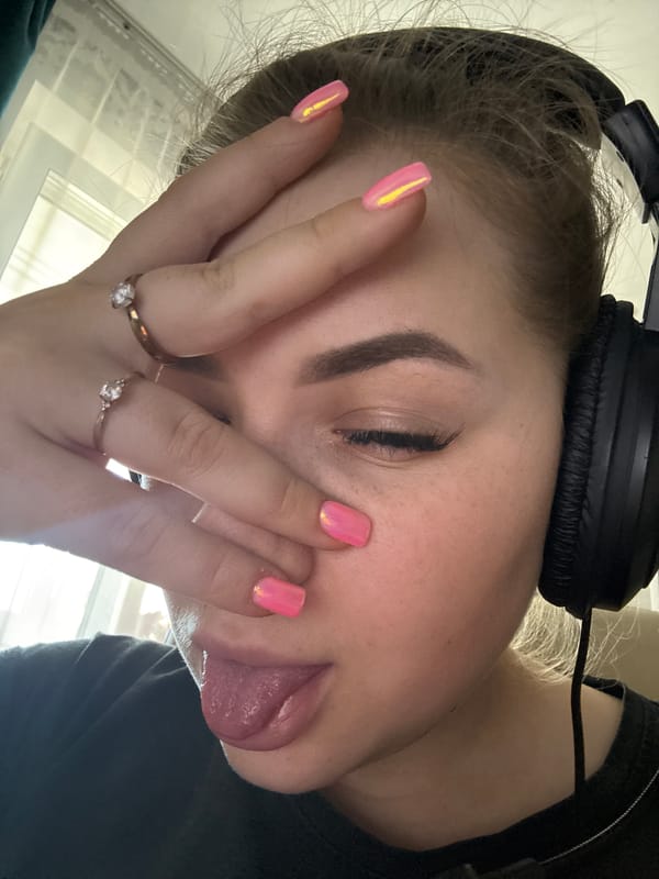 Roses, nail art, and a casual moment in Belarus