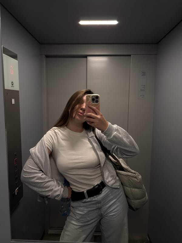 Woman takes elevator selfie in Belgrade suburb