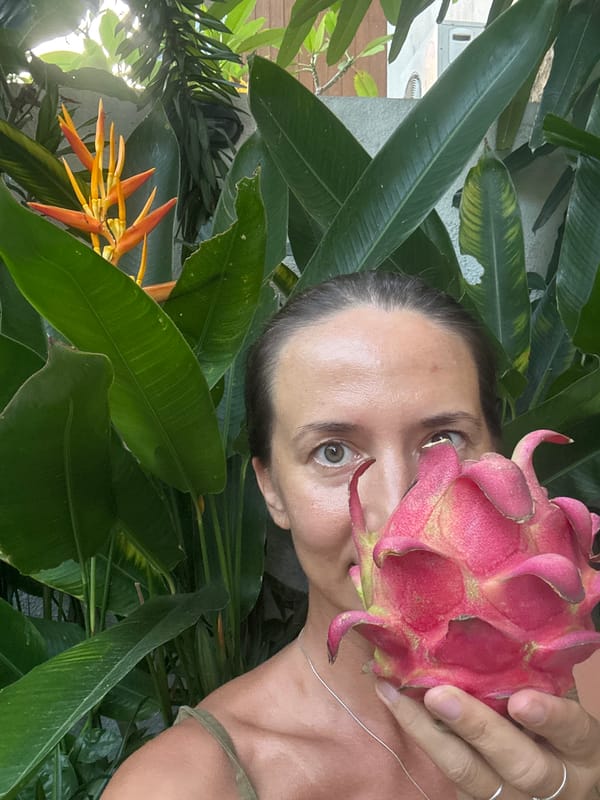 Tropical fruit tasting and residential scenes captured in Kuta Selatan