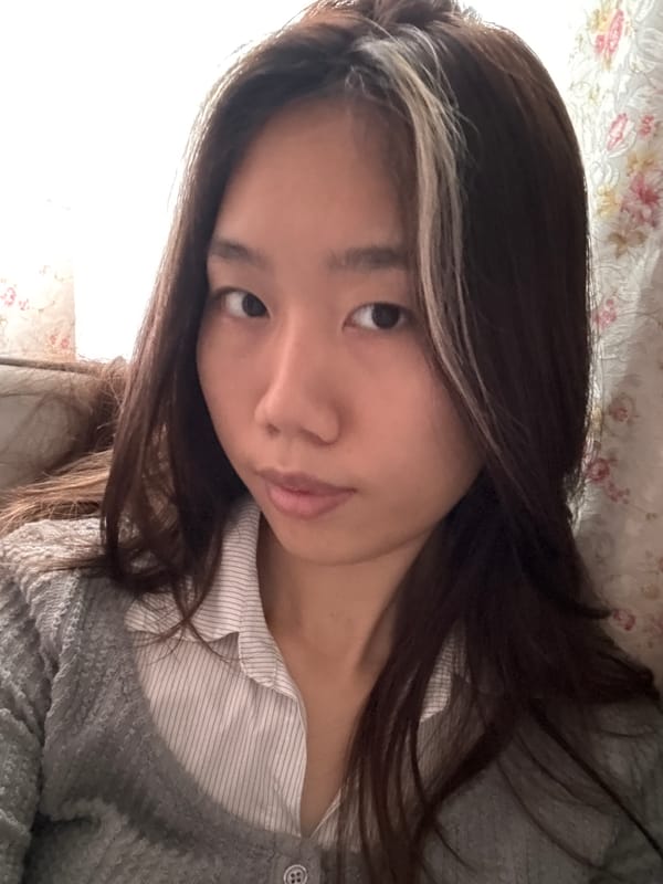Woman takes morning selfies and shops in Chongqing