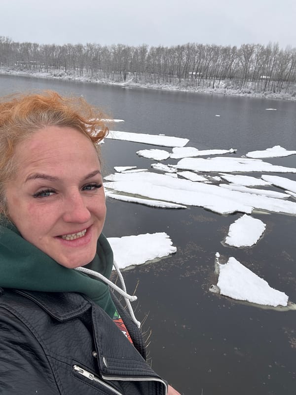 Woman documents snowy morning routine in Chaikovsky, Russia