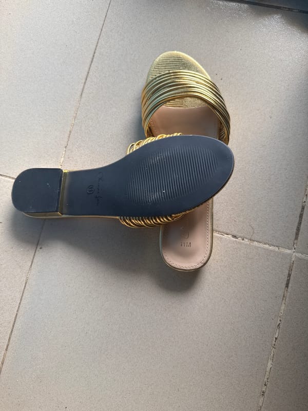 Witness documents everyday scenes including footwear, uniforms, cityscape, students