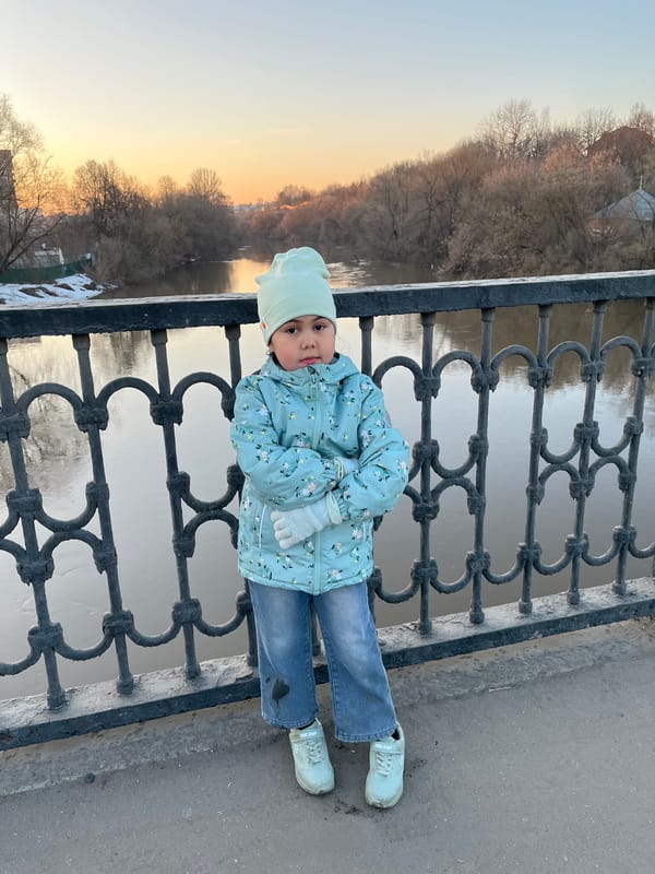 Winter scenes documented along Pakhra River bridge in Podolsk