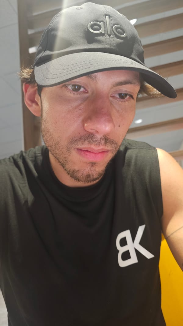 Early morning McDonald's visit documented in Acapulco
