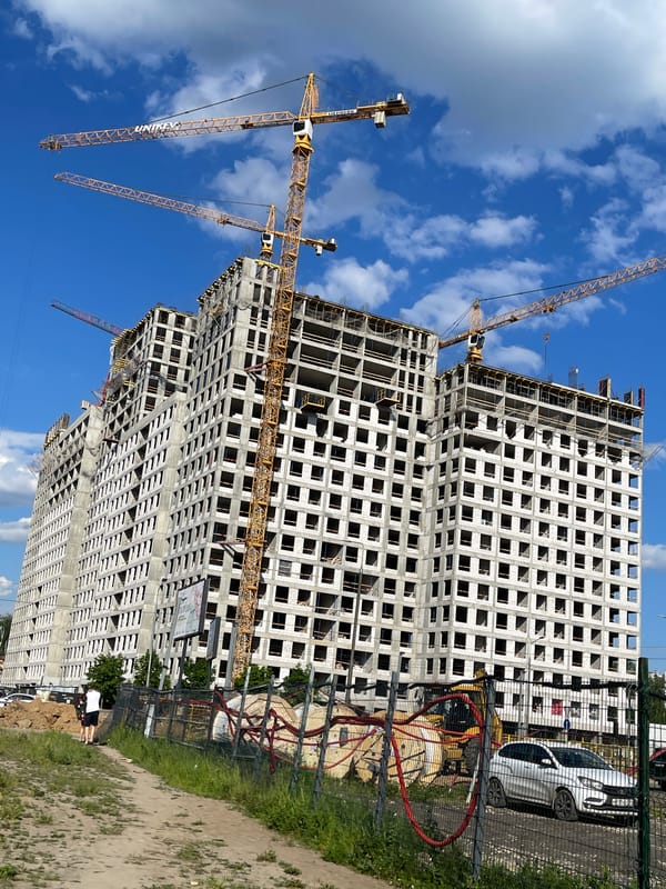 Active construction documented in Kommunarka residential development district