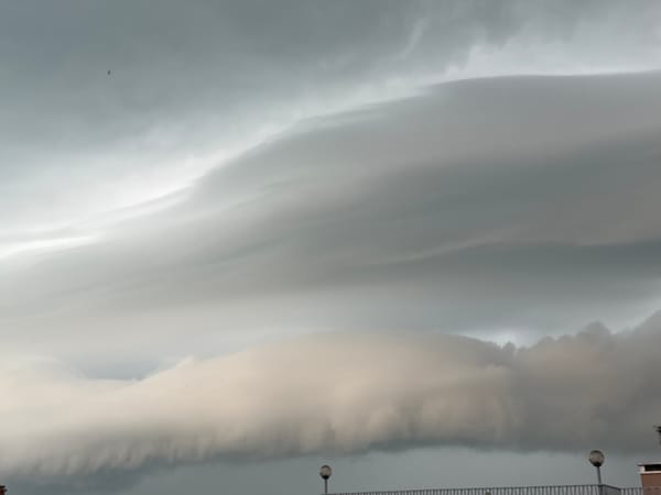 Dramatic shelf cloud formation observed over Sveti Vlas, Bulgaria