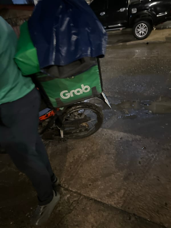 Daily Life Moments Captured Across Davao City During Evening Hours
