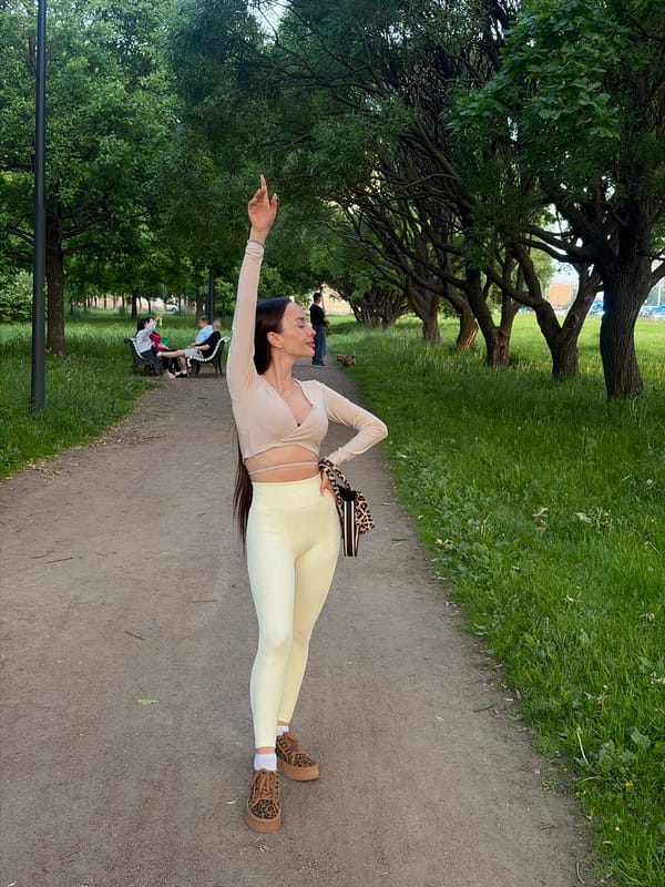 Person spotted in Saint Petersburg park on clear afternoon