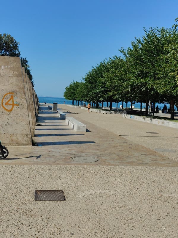 Morning at Thessaloniki's waterfront, centered on the White Tower