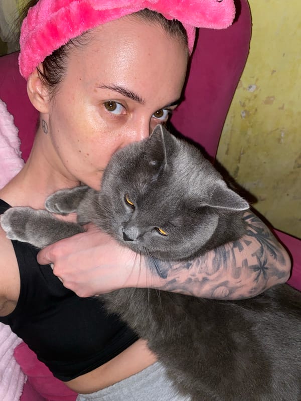 Woman with cat and cartoon TV captured in Votkinsk