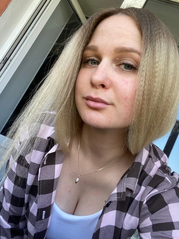 Morning selfie session documented in Chaikovsky, Russia