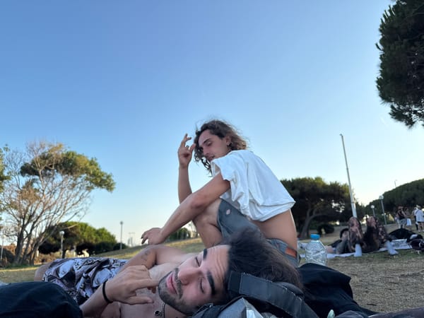 Lazy afternoon in Barcelona: parks, promenades, and people unwinding