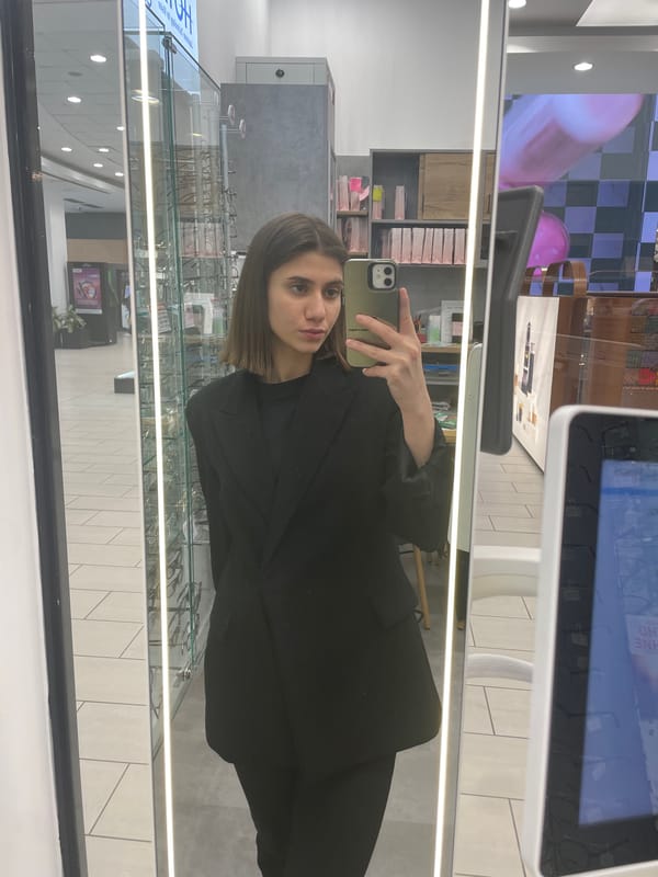 Woman takes selfies, dines on sushi in Sofia