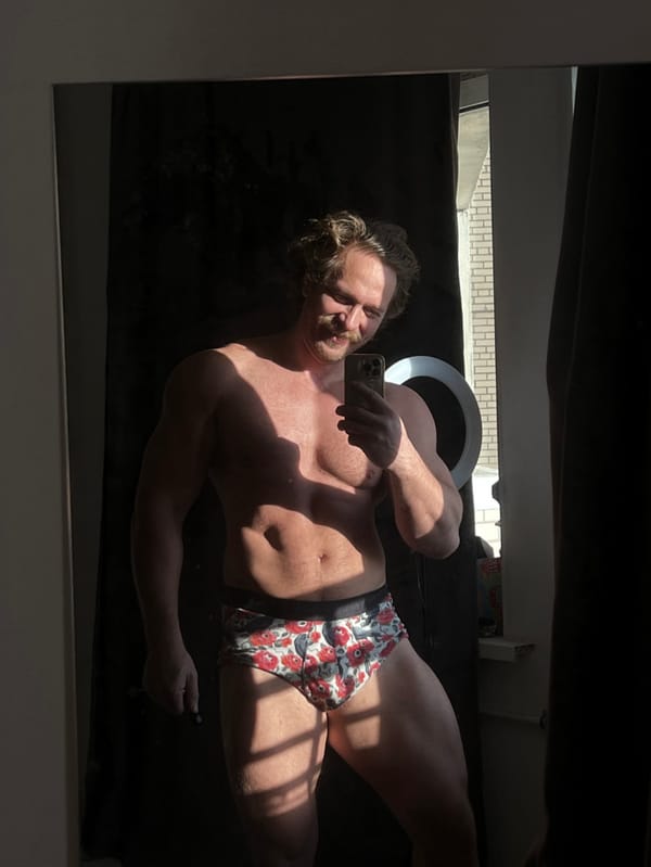 Saint Petersburg resident documents morning routine with pets, selfies