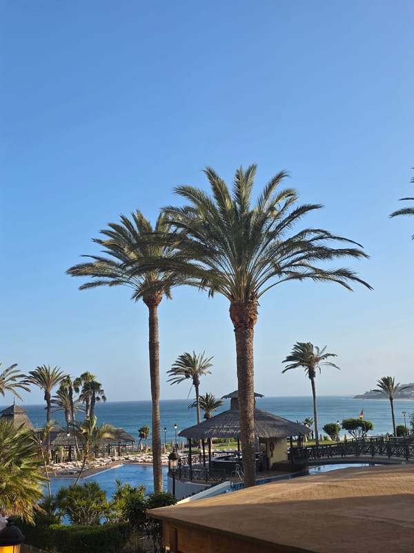 Sunny afternoon at a Spanish resort in Cañada Del Río