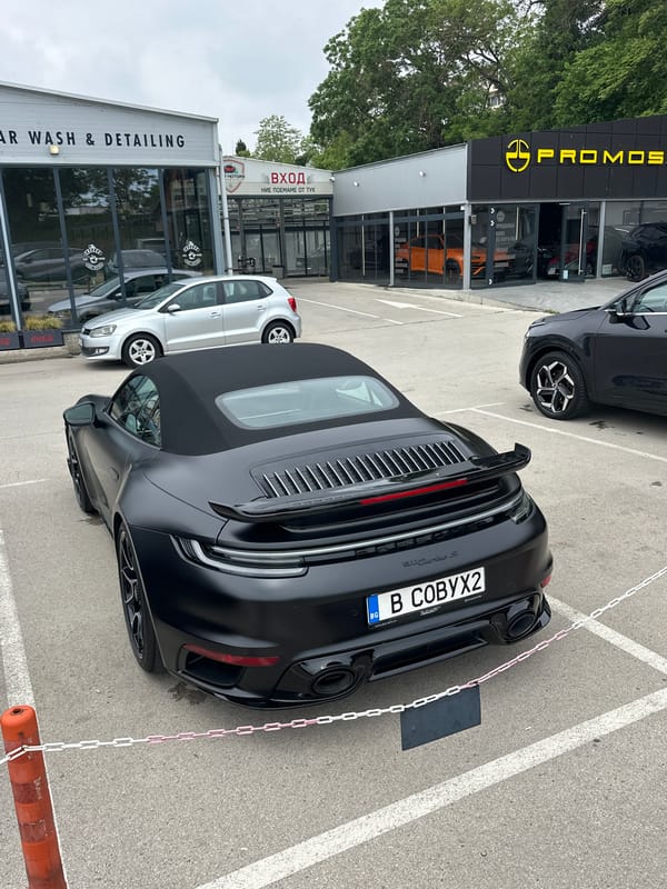 Luxury car gathering spotted at Varna amusement park