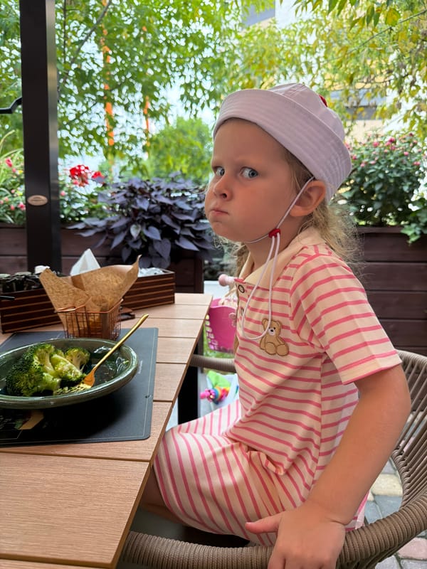 Outdoor lunch in Moscow, broccoli and all.