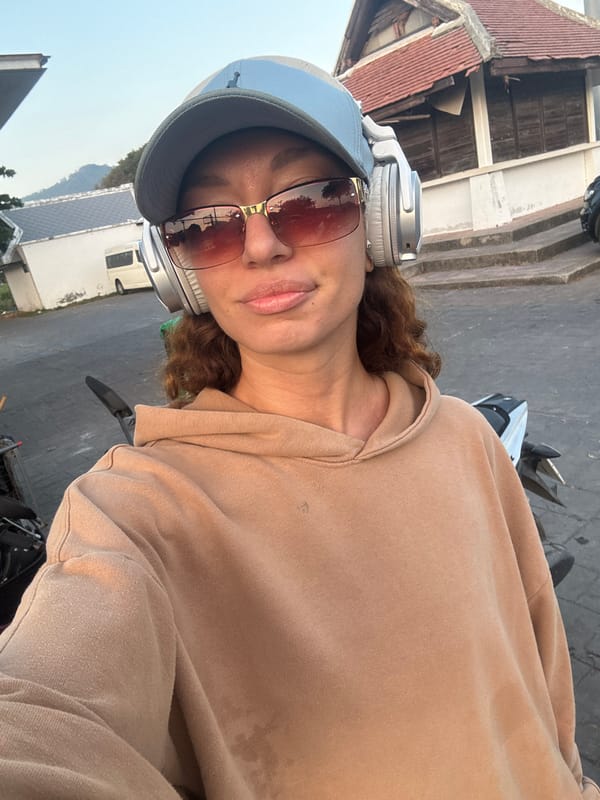 Woman on motorcycle observed in Baan Chaweng, Thailand