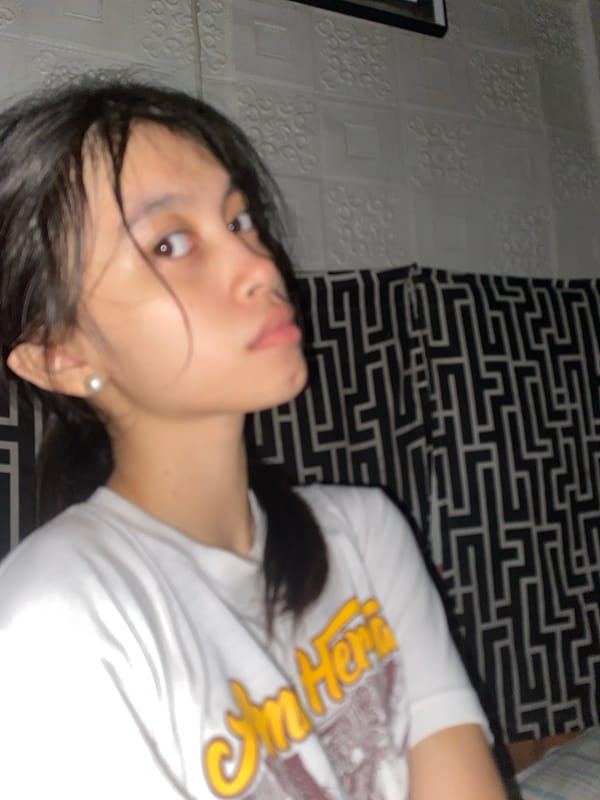 Lazy afternoon selfie session from a bedroom in Panabo