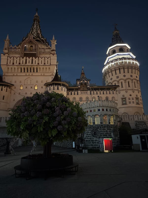 Izmaylovo Kremlin at night, multiple angles