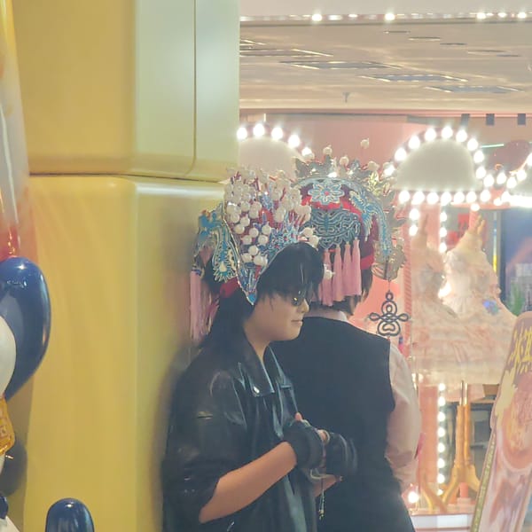 Cosplay event draws crowds at Liangjiang shopping mall