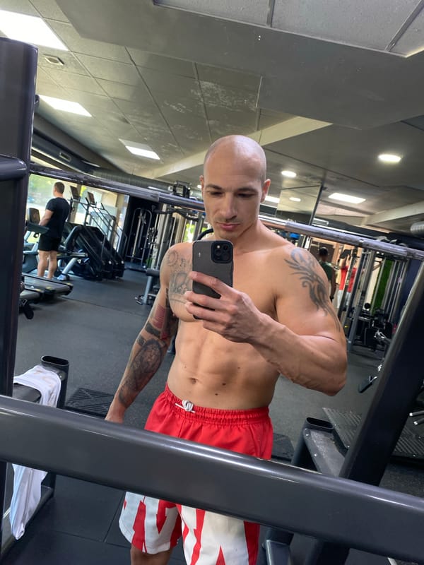 Post-workout selfies from a Pleven gym, locker room included