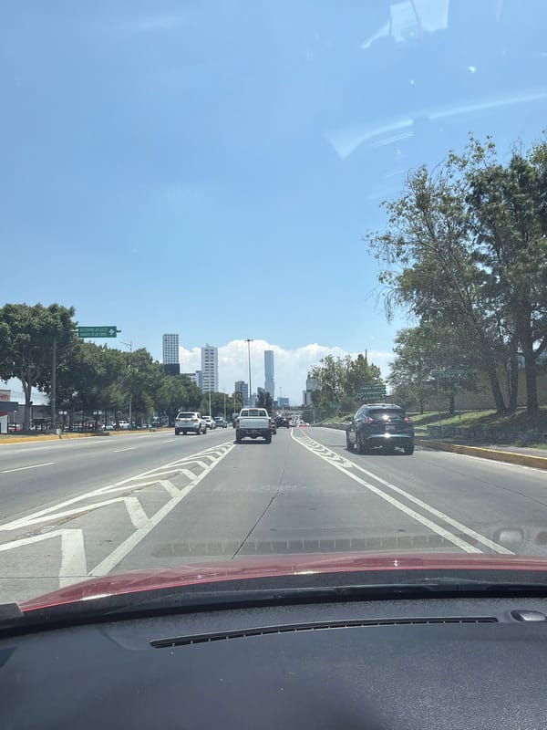 Clear driving conditions recorded on Mexican highway near Puebla
