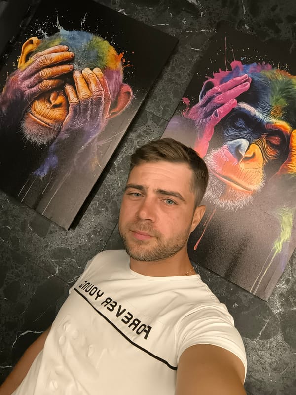 Selfie session inside a Vulcănești interior, July 2026