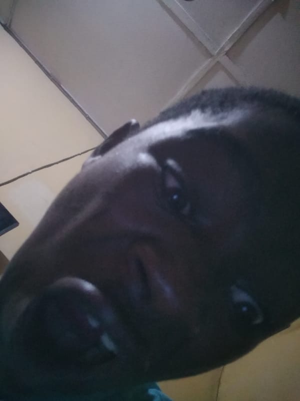 Person takes series of selfies in bedroom over 36 minutes