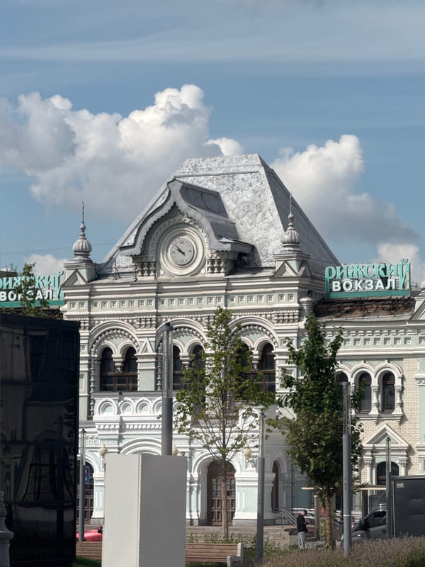 A stop near Rizhsky Station, Moscow