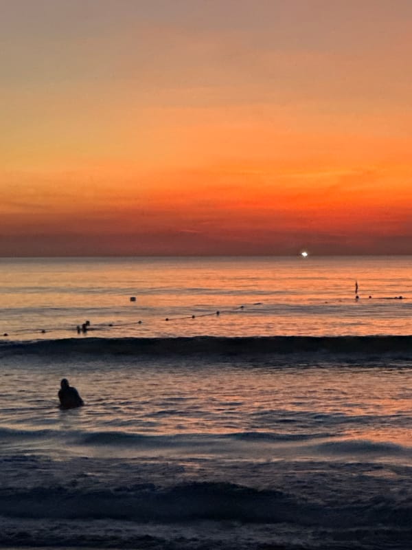 Sunset hour at My Khe Beach, Đà Nẵng