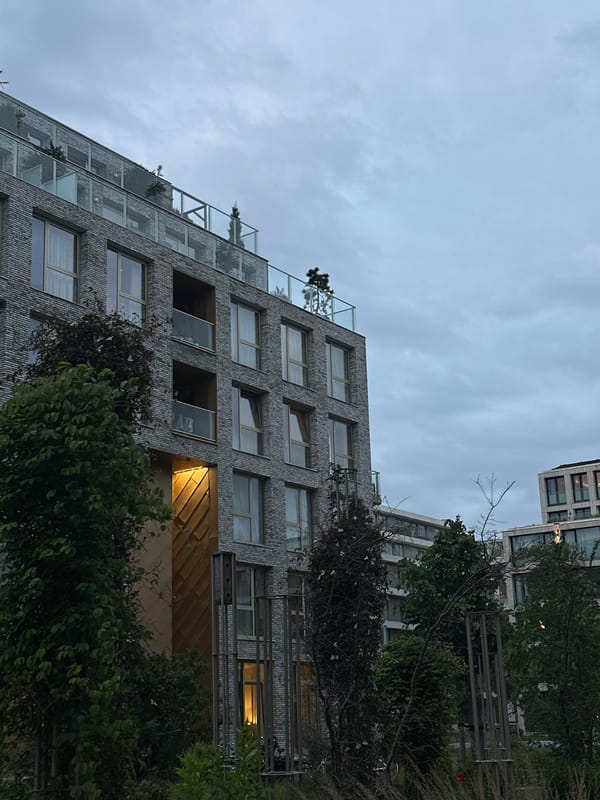 Daily Amsterdam moments: architecture, food, self-care, cycling documented