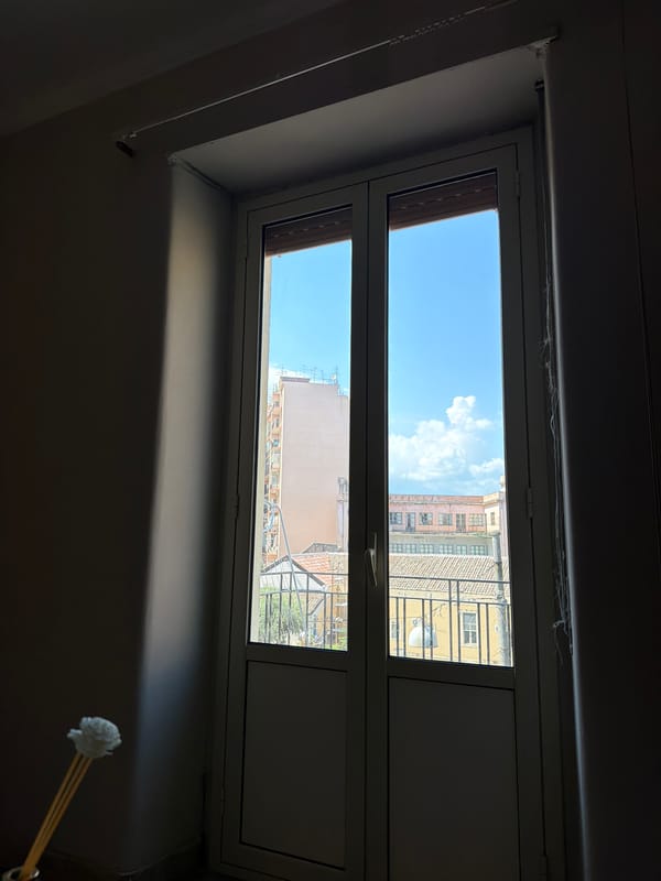 Afternoon fruit moment documented in Catania home