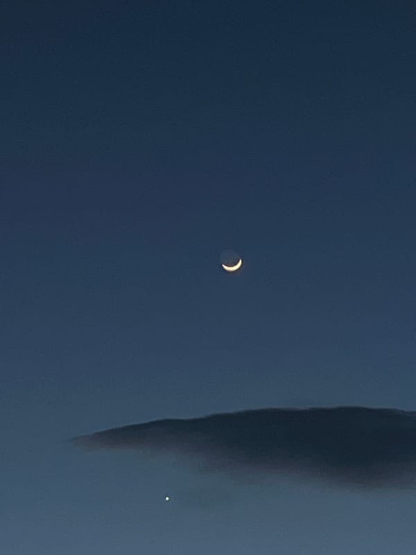 Crescent moon sighted with unexplained objects over Bulgarian village