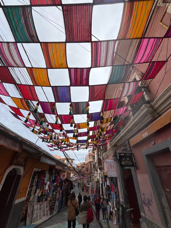 La Paz markets buzz with vendors, crowds, street performances