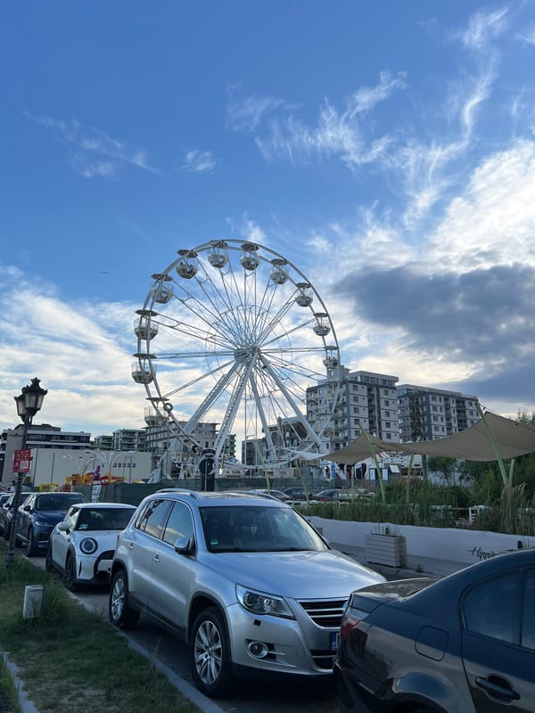 Summer afternoon along Năvodari's Black Sea beachfront and promenade