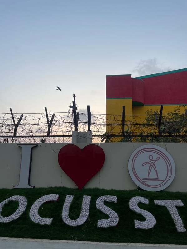 Mumbai residents document urban moments during afternoon hours