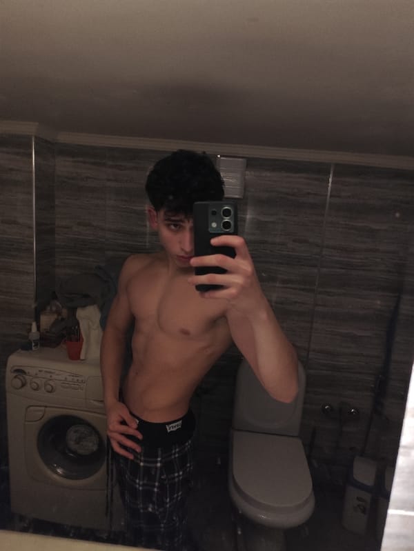 Young man takes multiple bathroom selfies in Syrian municipality