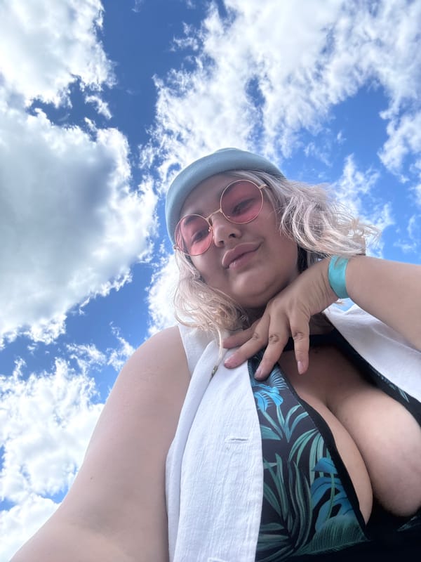 Outdoor painting party documented in Birobidzhan through selfies and setup shots