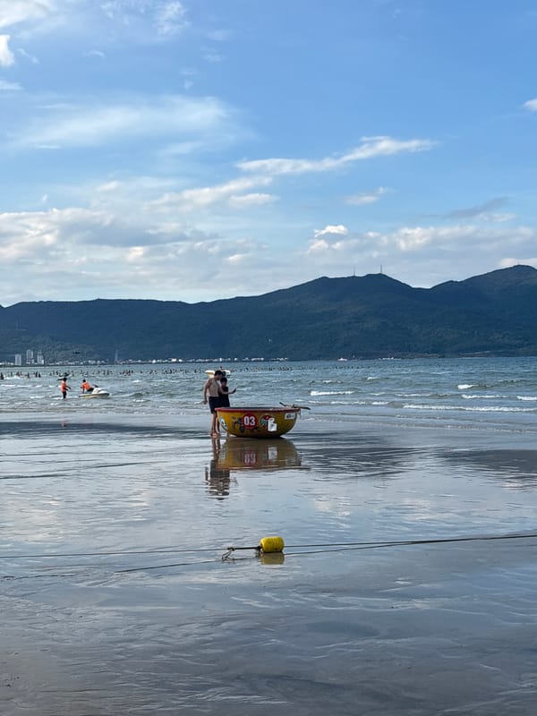 Busy summer morning at My Khe Beach, Đà Nẵng